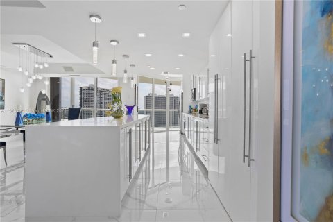 Condo in Aventura, Florida, 3 bedrooms  № 1145310 - photo 4