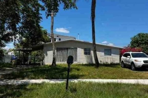 House in Fort Lauderdale, Florida 3 bedrooms, 92.25 sq.m. № 1145267 - photo 1