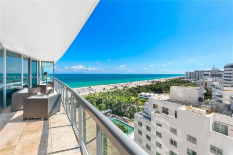 Condo in Miami Beach, Florida, 2 bedrooms  № 120131 - photo 20