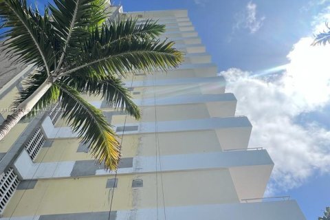 Condo in Miami Beach, Florida, 2 bedrooms  № 1013723 - photo 27
