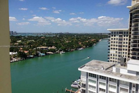 Condominio en venta en Miami Beach, Florida, 2 dormitorios, 154.22 m2 № 1013723 - foto 15