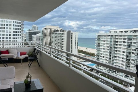 Condo in Miami Beach, Florida, 2 bedrooms  № 1013723 - photo 13