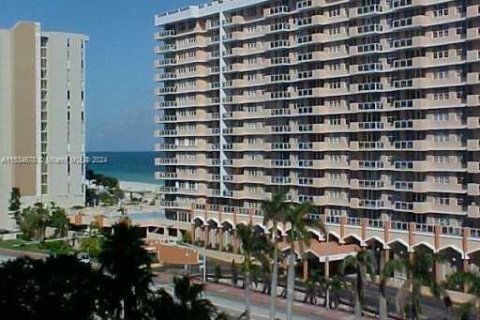 Купить кондоминиум в Майами-Бич, Флорида 2 спальни, 154.22м2, № 1013723 - фото 22