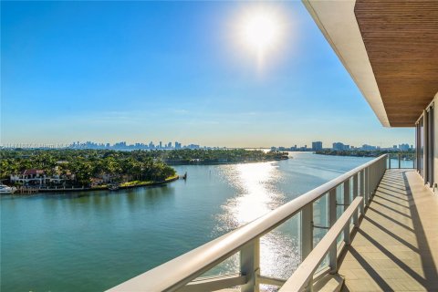 Condo in Miami Beach, Florida, 3 bedrooms  № 782450 - photo 25