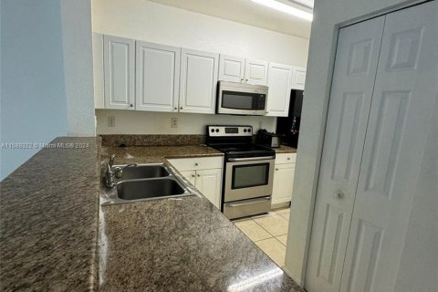 Adosado en venta en Cutler Bay, Florida, 3 dormitorios, 123.1 m2 № 1177897 - foto 6