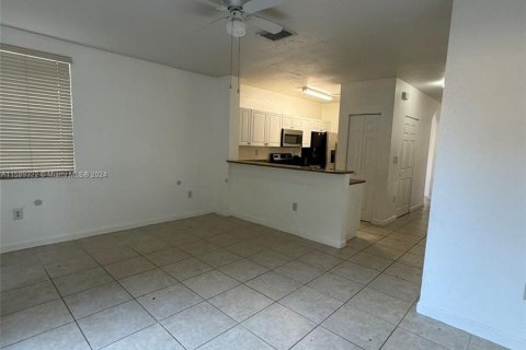 Townhouse in Cutler Bay, Florida 3 bedrooms, 123.1 sq.m. № 1177897 - photo 8