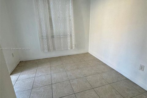 Adosado en venta en Cutler Bay, Florida, 3 dormitorios, 123.1 m2 № 1177897 - foto 17