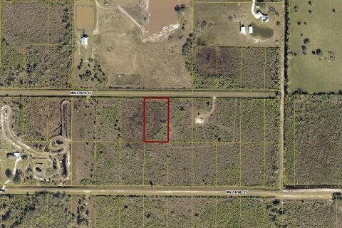 Terreno en venta en Okeechobee, Florida № 884340 - foto 1