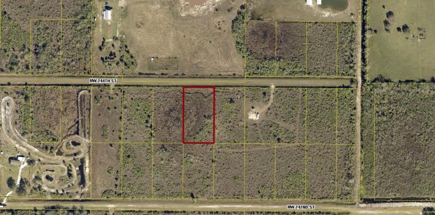 Land in Okeechobee, Florida № 884340