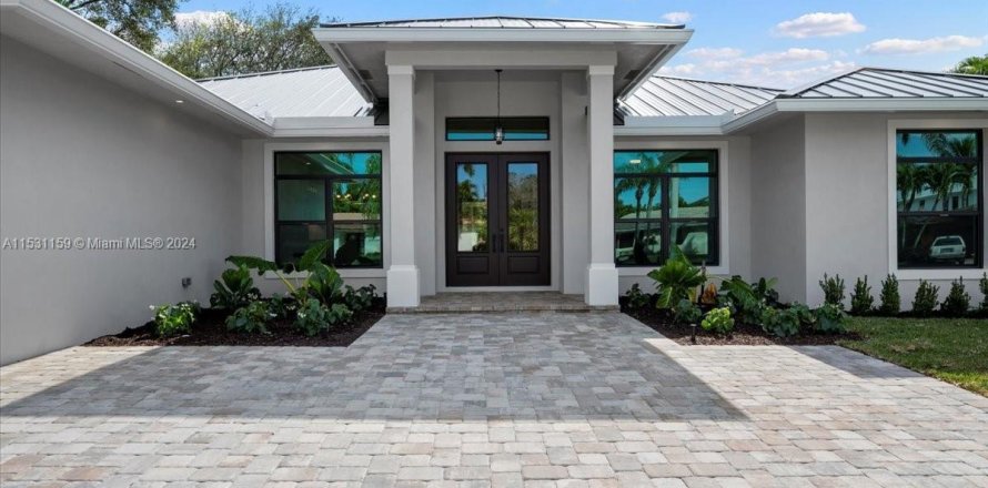 Villa ou maison à Juno Beach, Floride 4 chambres, 241.55 m2 № 1004461