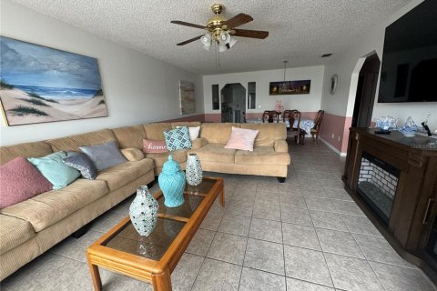 Condominio en venta en Winter Haven, Florida, 3 dormitorios, 99.68 m2 № 1400746 - foto 4