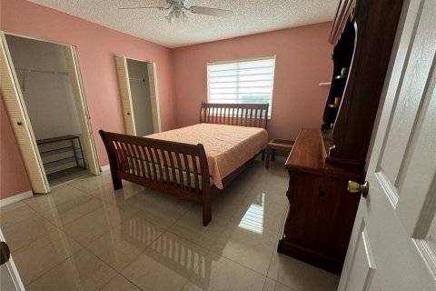 Condominio en venta en Winter Haven, Florida, 3 dormitorios, 99.68 m2 № 1400746 - foto 8