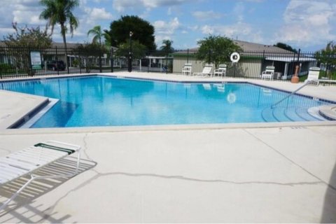 Condominio en venta en Winter Haven, Florida, 3 dormitorios, 99.68 m2 № 1400746 - foto 20