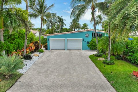 Villa ou maison à vendre à Lauderdale-by-the-Sea, Floride: 3 chambres, 254.55 m2 № 1221229 - photo 1