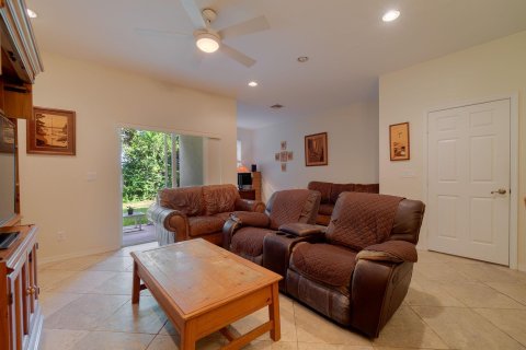 Townhouse in Stuart, Florida 3 bedrooms, 164.99 sq.m. № 1221440 - photo 4