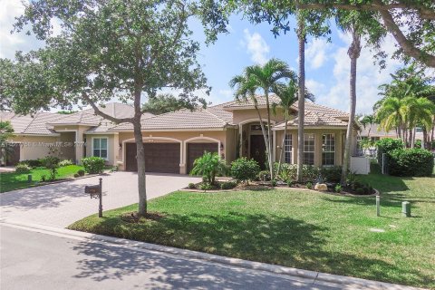 House in Coral Springs, Florida 4 bedrooms, 234.58 sq.m. № 1117604 - photo 2