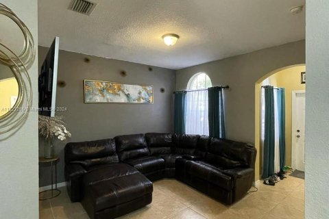 Copropriété à vendre à Miramar, Floride: 3 chambres, 157.93 m2 № 969838 - photo 4