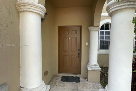 Condominio en venta en Miramar, Florida, 3 dormitorios, 157.93 m2 № 969838 - foto 2
