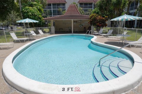Copropriété à vendre à Lauderhill, Floride: 2 chambres, 99.41 m2 № 1177270 - photo 17