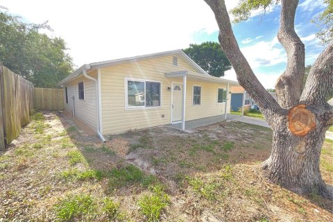 House in New Port Richey, Florida 3 bedrooms, 100.33 sq.m. № 1253625 - photo 20