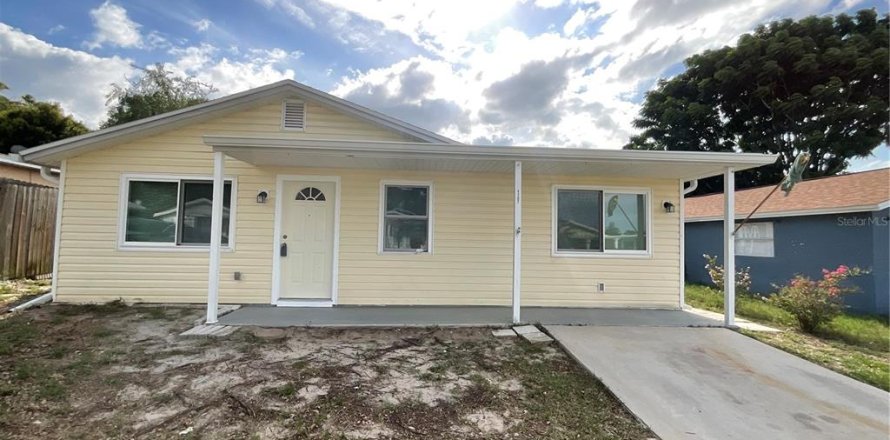 House in New Port Richey, Florida 3 bedrooms, 100.33 sq.m. № 1253625