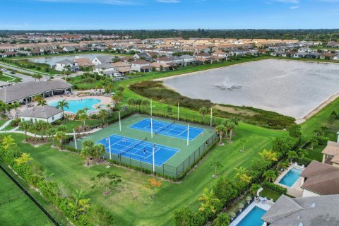 Villa ou maison à vendre à Lake Worth, Floride: 4 chambres, 195.47 m2 № 1182674 - photo 21