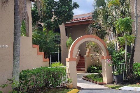 Condominio en venta en Pembroke Pines, Florida, 1 dormitorio, 74.79 m2 № 736264 - foto 1