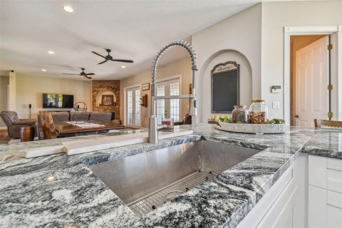 Villa ou maison à vendre à Zephyrhills, Floride: 4 chambres, 271.27 m2 № 1387039 - photo 16