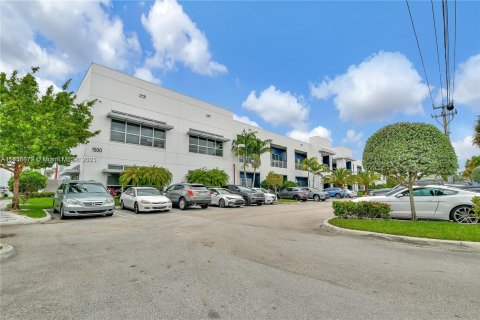 Купить коммерческую недвижимость в Дорал, Флорида № 666532 - фото 22