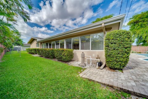 House in Fort Lauderdale, Florida 4 bedrooms, 272.95 sq.m. № 1092351 - photo 17