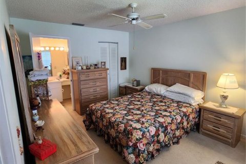 Condo in Dunedin, Florida, 2 bedrooms  № 1352540 - photo 16