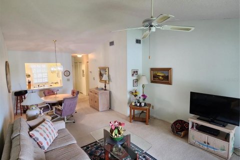 Condo in Dunedin, Florida, 2 bedrooms  № 1352540 - photo 8