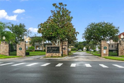 Villa ou maison à vendre à Kissimmee, Floride: 4 chambres, 236.34 m2 № 1353075 - photo 2