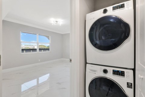 Condo in Coconut Creek, Florida, 2 bedrooms  № 1154435 - photo 29