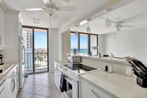 Copropriété à vendre à Hollywood, Floride: 1 chambre, 78.97 m2 № 1140649 - photo 5