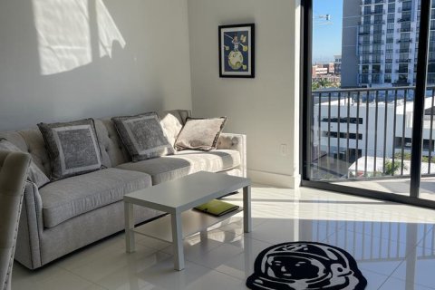 Condo in Doral, Florida, 2 bedrooms  № 618747 - photo 5