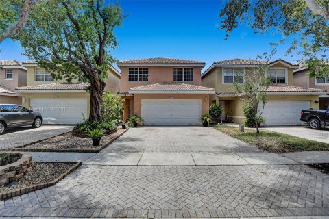 Villa ou maison à vendre à Sunrise, Floride: 3 chambres, 168.62 m2 № 995533 - photo 2