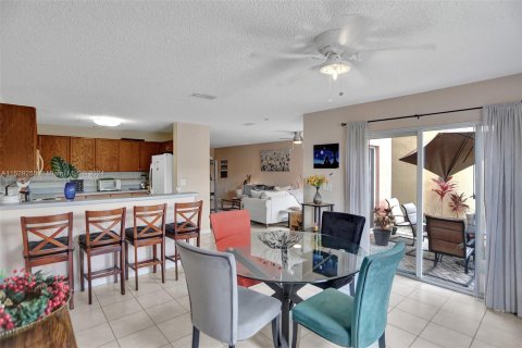 Villa ou maison à vendre à Sunrise, Floride: 3 chambres, 168.62 m2 № 995533 - photo 10
