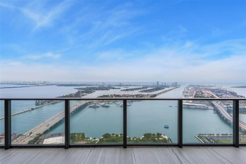 Condominio en venta en Miami, Florida, 5 dormitorios, 854.7 m2 № 965651 - foto 20