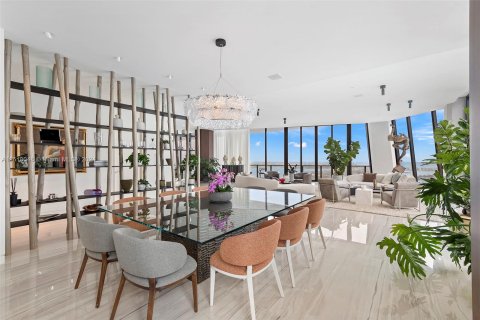 Condominio en venta en Miami, Florida, 5 dormitorios, 854.7 m2 № 965651 - foto 5