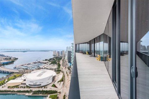 Condominio en venta en Miami, Florida, 5 dormitorios, 854.7 m2 № 965651 - foto 19