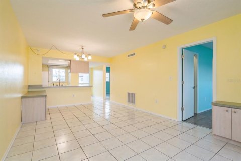 Copropriété à vendre à Punta Gorda, Floride: 2 chambres, 82.31 m2 № 910766 - photo 8