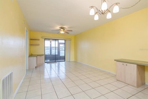 Copropriété à vendre à Punta Gorda, Floride: 2 chambres, 82.31 m2 № 910766 - photo 7