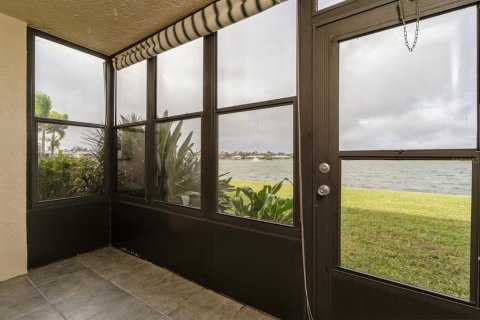 Copropriété à vendre à Punta Gorda, Floride: 2 chambres, 82.31 m2 № 910766 - photo 24