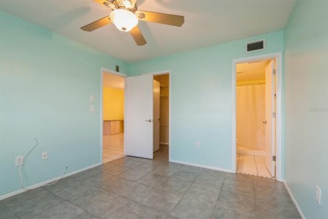 Condo in Punta Gorda, Florida, 2 bedrooms  № 910766 - photo 21