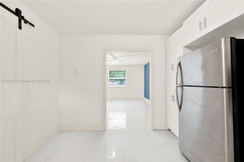 Immobilier commercial à vendre à Miami, Floride: 121.7 m2 № 1309708 - photo 12