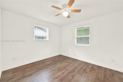 Immobilier commercial à vendre à Miami, Floride: 121.7 m2 № 1309708 - photo 14