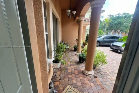 Casa en venta en West Palm Beach, Florida, 5 dormitorios, 315.22 m2 № 1291899 - foto 20