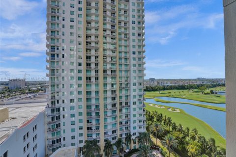 Copropriété à vendre à Hallandale Beach, Floride: 2 chambres, 97.73 m2 № 1291906 - photo 3