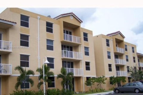 Condominio en venta en Dania Beach, Florida, 2 dormitorios, 107.95 m2 № 1270077 - foto 1